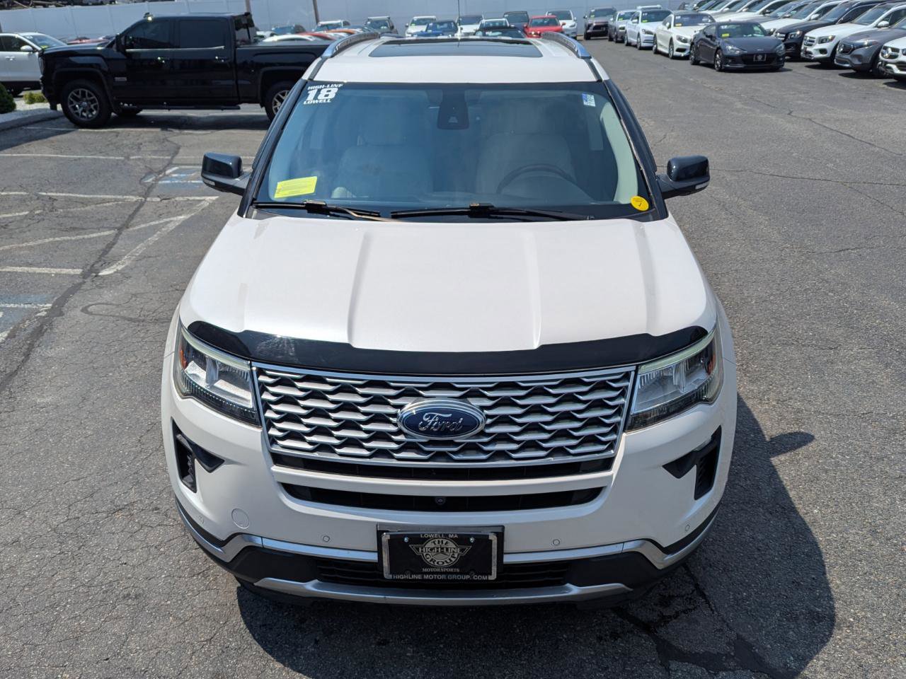 Used 2018 Ford Explorer Platinum AWD/4WD image 3