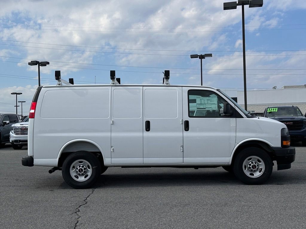 New 2025 GMC Savana 2500 w/ Driver Convenience Package RWD image 3