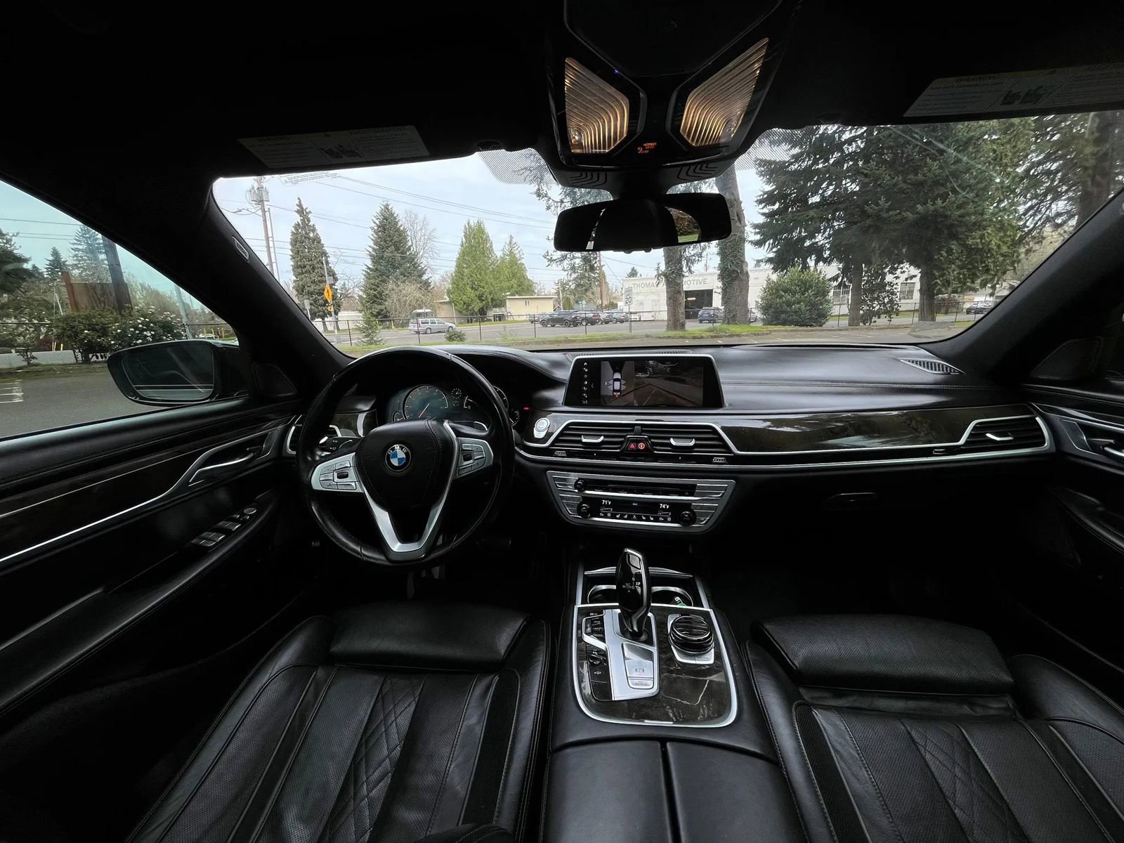 Used 2019 BMW 750i w/ Executive Package RWD image 7