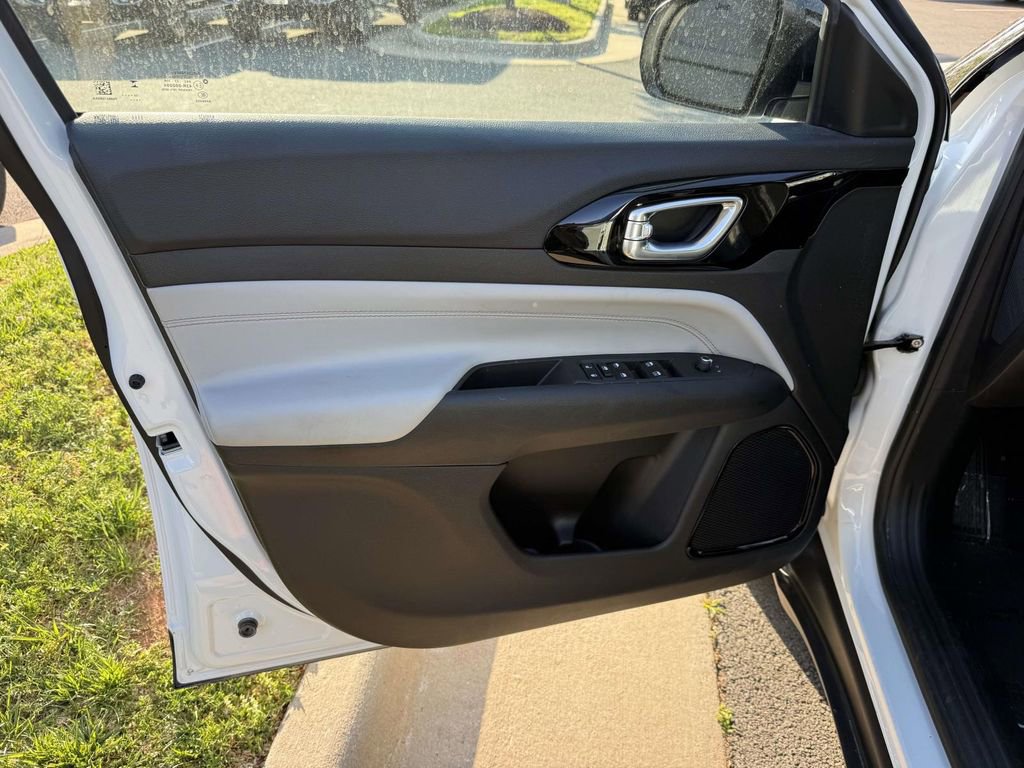 Used 2024 Jeep Compass Limited AWD/4WD image 31