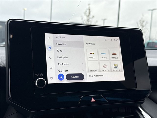 Used 2023 Toyota Venza LE image 16