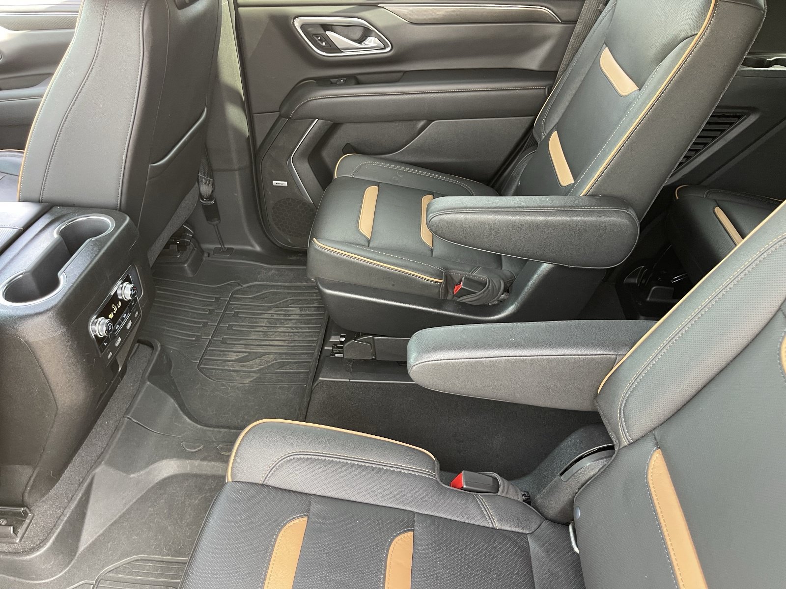 Certified 2021 GMC Yukon AT4 w/ Rear Media and Nav Package AWD/4WD image 18
