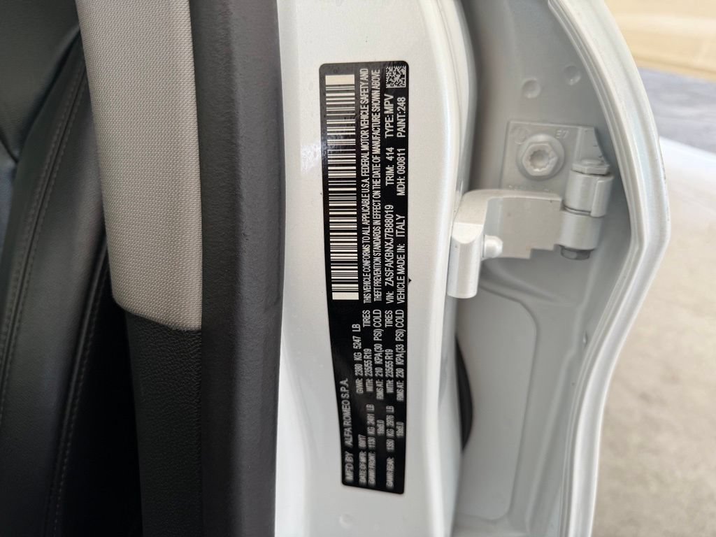 Used 2018 Alfa Romeo Stelvio Ti AWD/4WD image 46