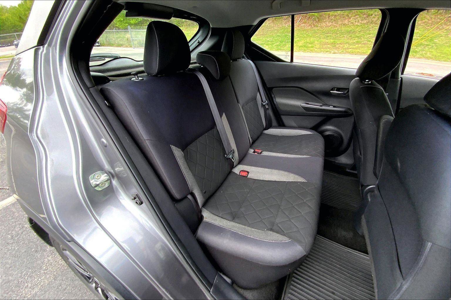 Used 2018 Nissan Kicks SV image 24