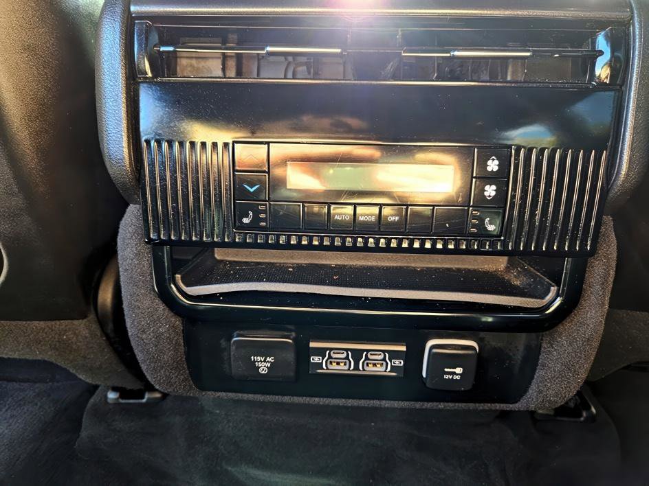 Used 2024 Jeep Wagoneer L 4WD w/ Premium Group I image 11