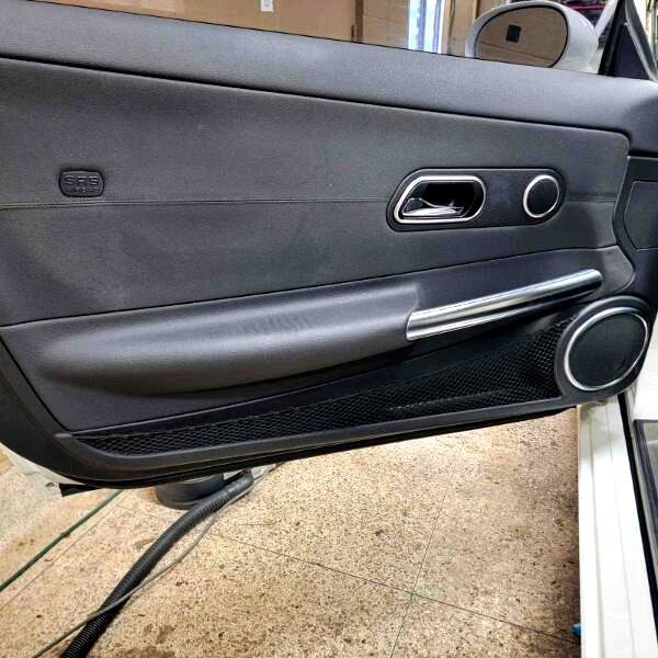 Used 2005 Chrysler Crossfire Limited image 12