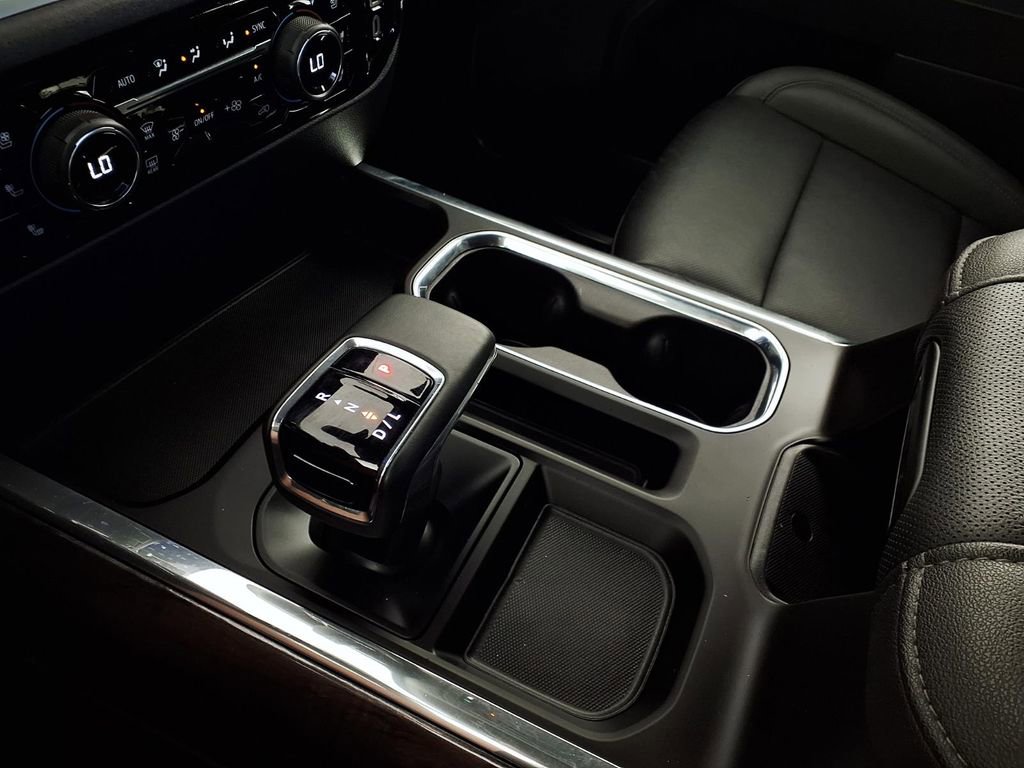 Used 2025 Chevrolet Silverado 1500 LTZ image 20