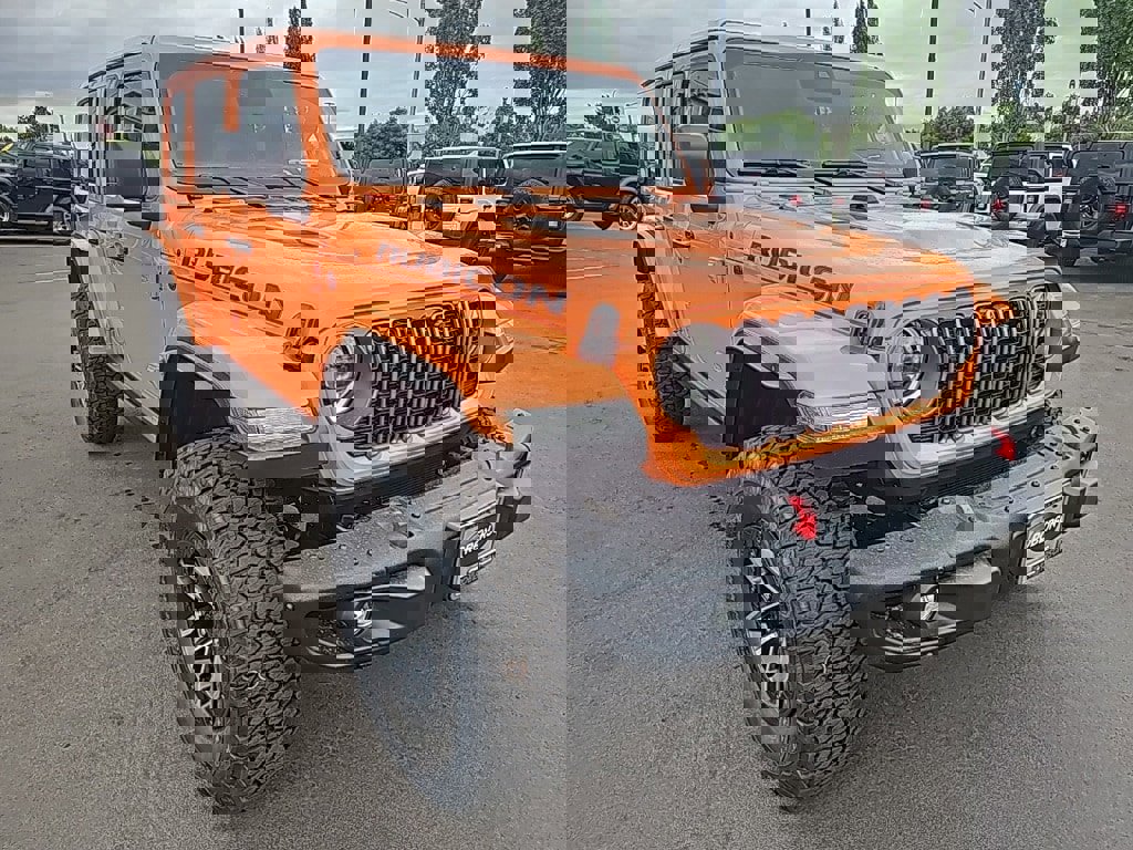 New 2025 Jeep Wrangler Unlimited Rubicon w/ XTREMEE 35" Tire Package image 6