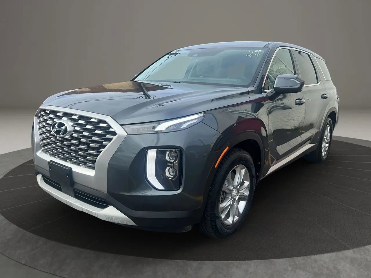 Used 2022 Hyundai Palisade SE image 1
