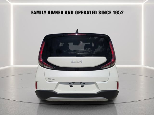 Used 2023 Kia Soul LX w/ LX Technology Package image 4
