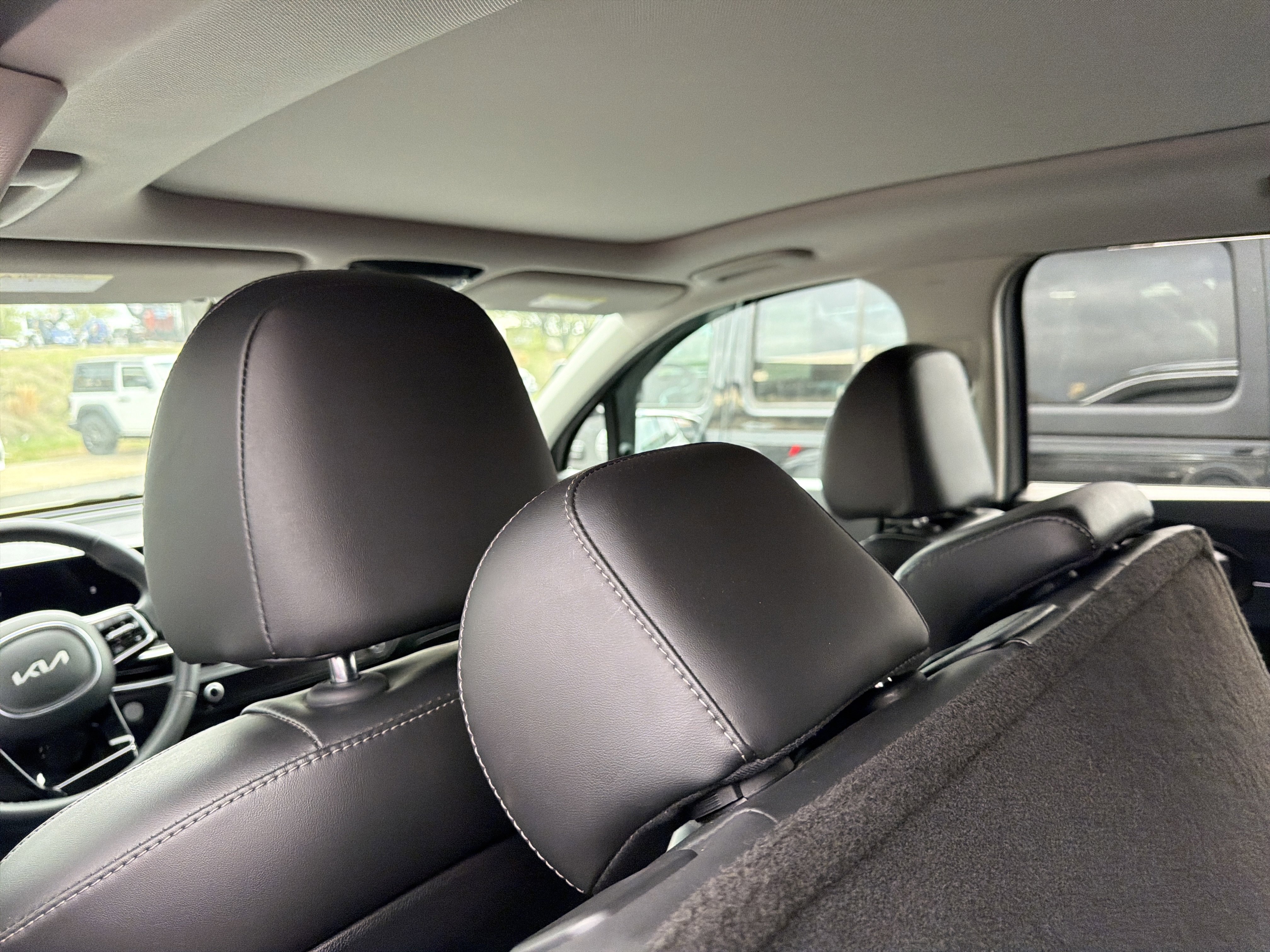 Used 2024 Kia Sorento S w/ Panoramic Sunroof Package image 22