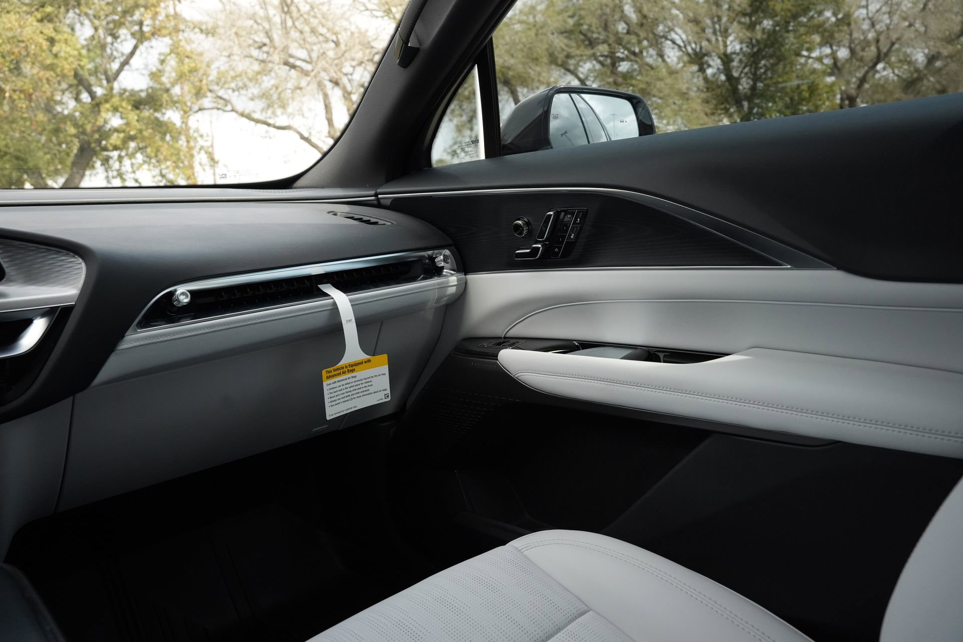 New 2026 Cadillac Lyriq Sport image 8