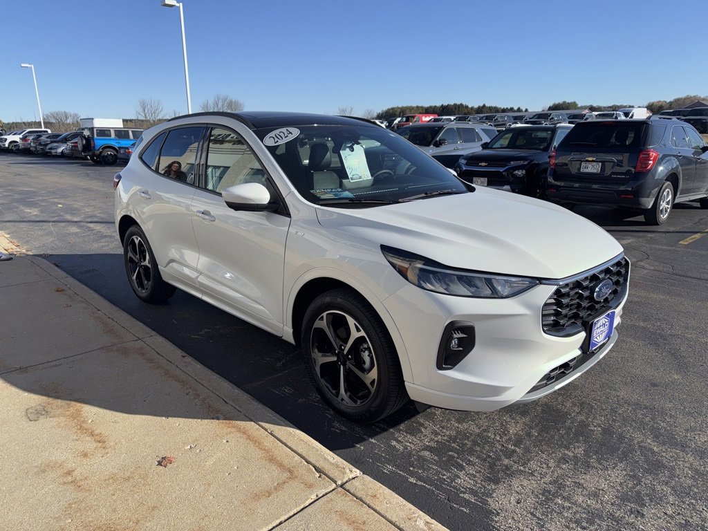 Used 2024 Ford Escape ST-Line Select w/ Tech Pack #2 image 4