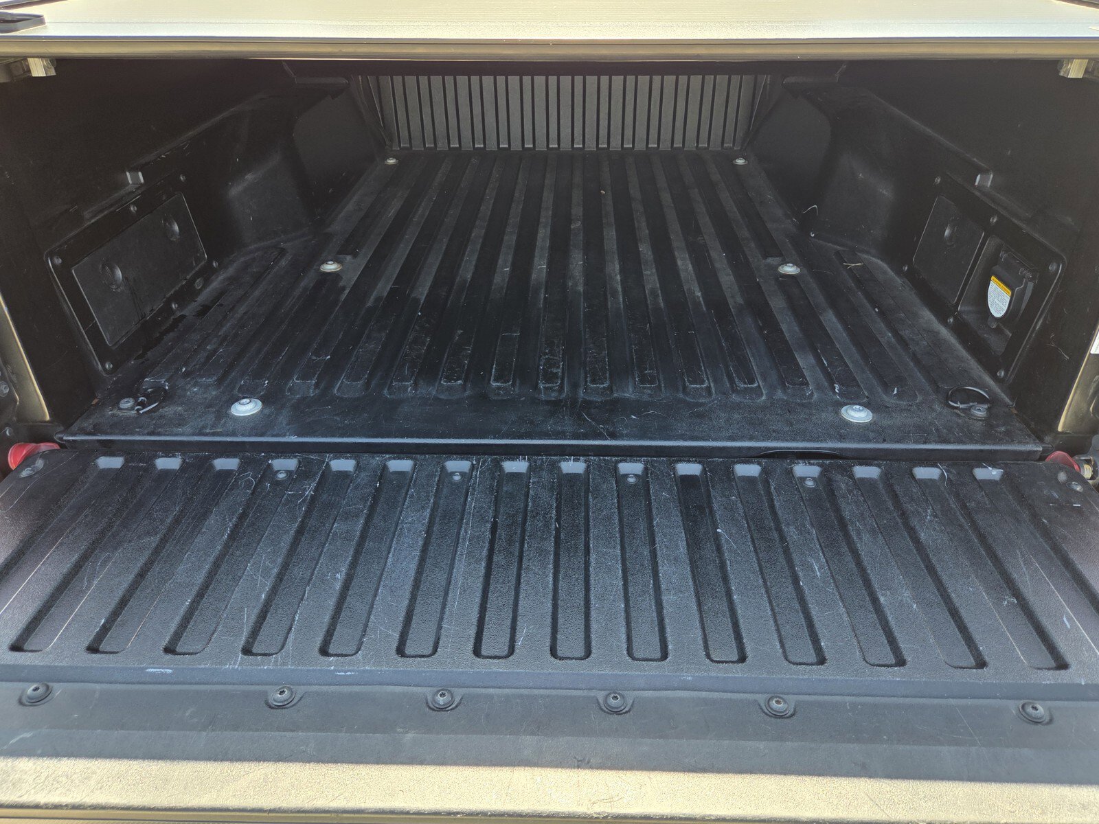 Used 2018 Toyota Tacoma TRD Sport image 9