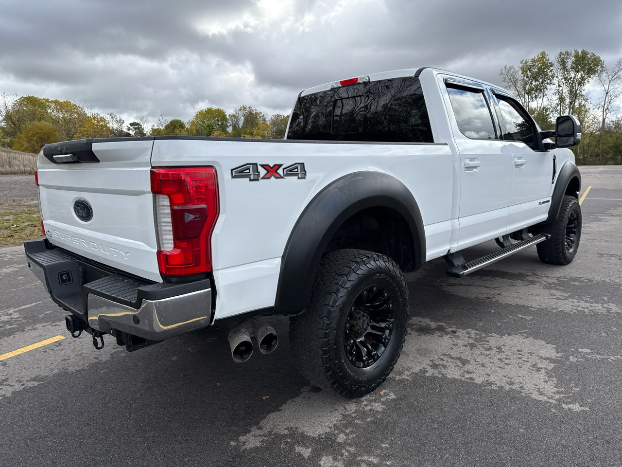 Used 2017 Ford F350 Lariat w/ Snow Plow Prep Package image 5