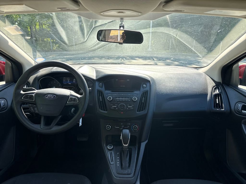 Used 2017 Ford Focus SE FWD image 16