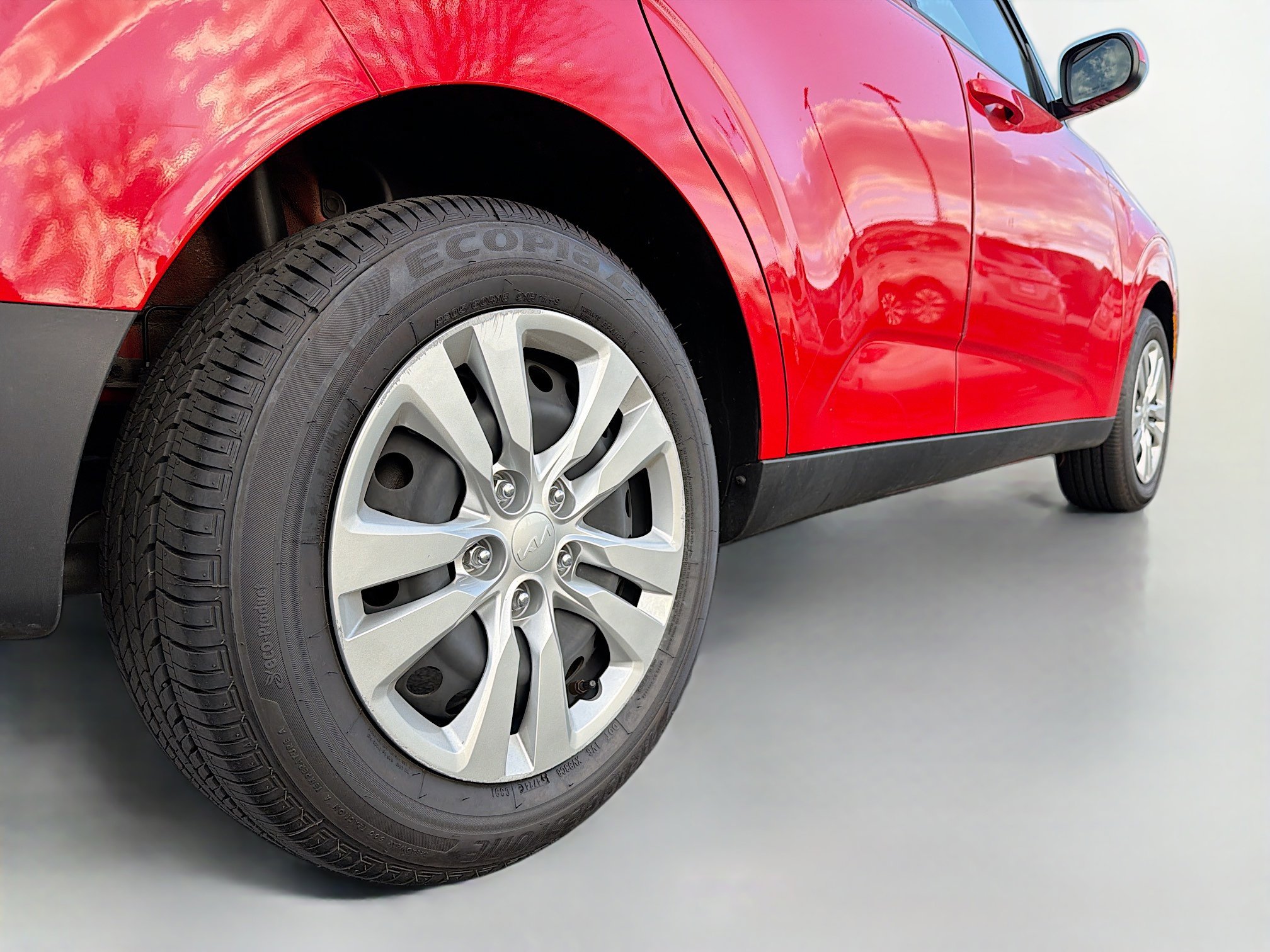 Used 2022 Kia Soul LX image 15