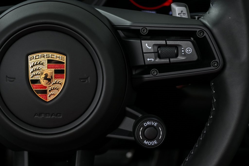 Certified 2024 Porsche 911 image 11