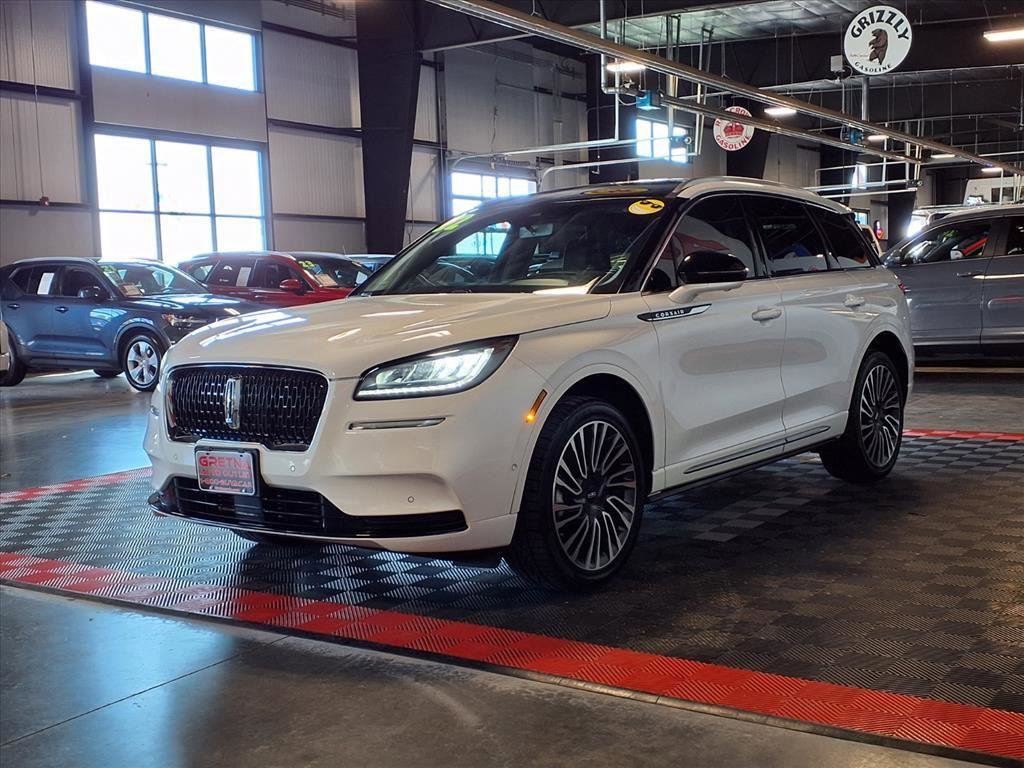 Used 2022 Lincoln Corsair Reserve w/ Sport Package image 3