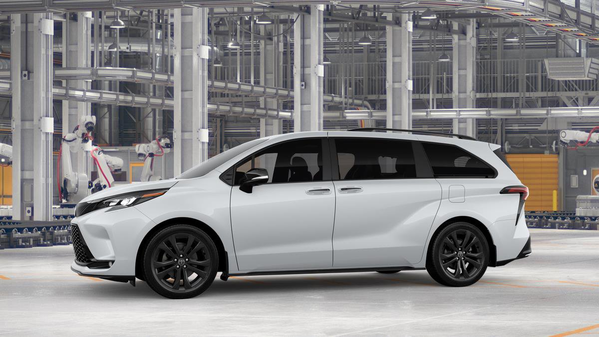 New 2026 Toyota Sienna XSE FWD image 5