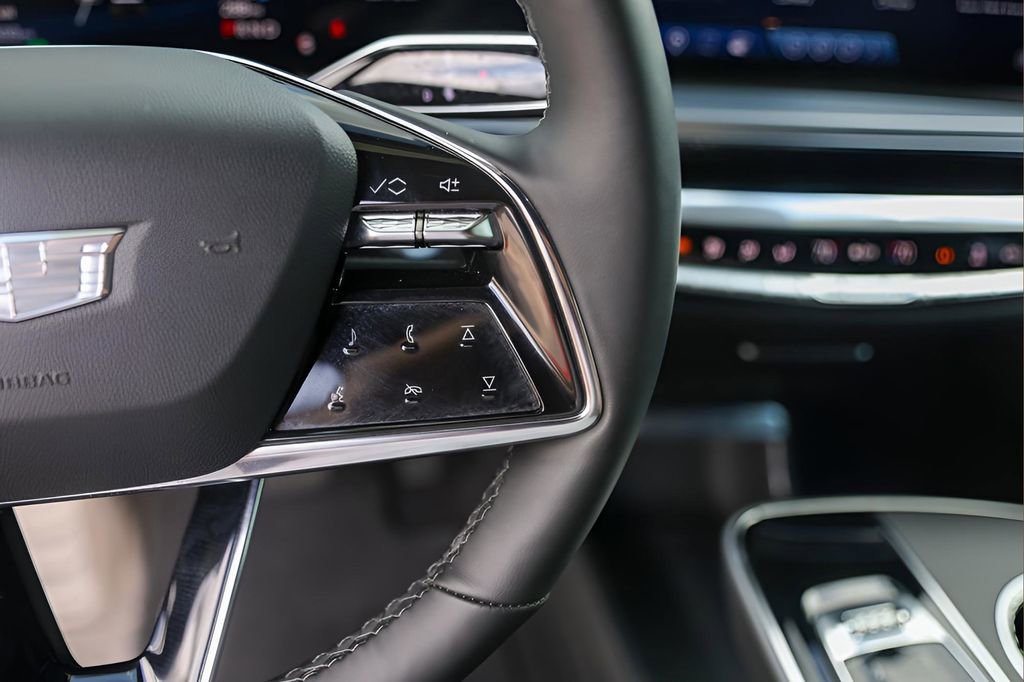 Certified 2024 Cadillac Lyriq Luxury image 12