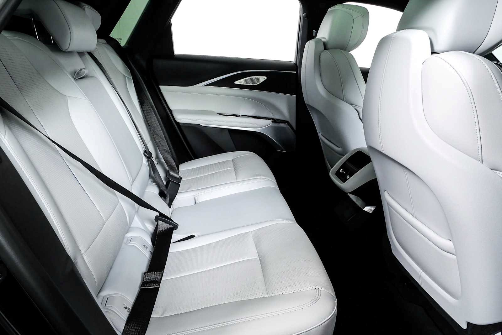 Certified 2024 Cadillac Lyriq Sport RWD image 15