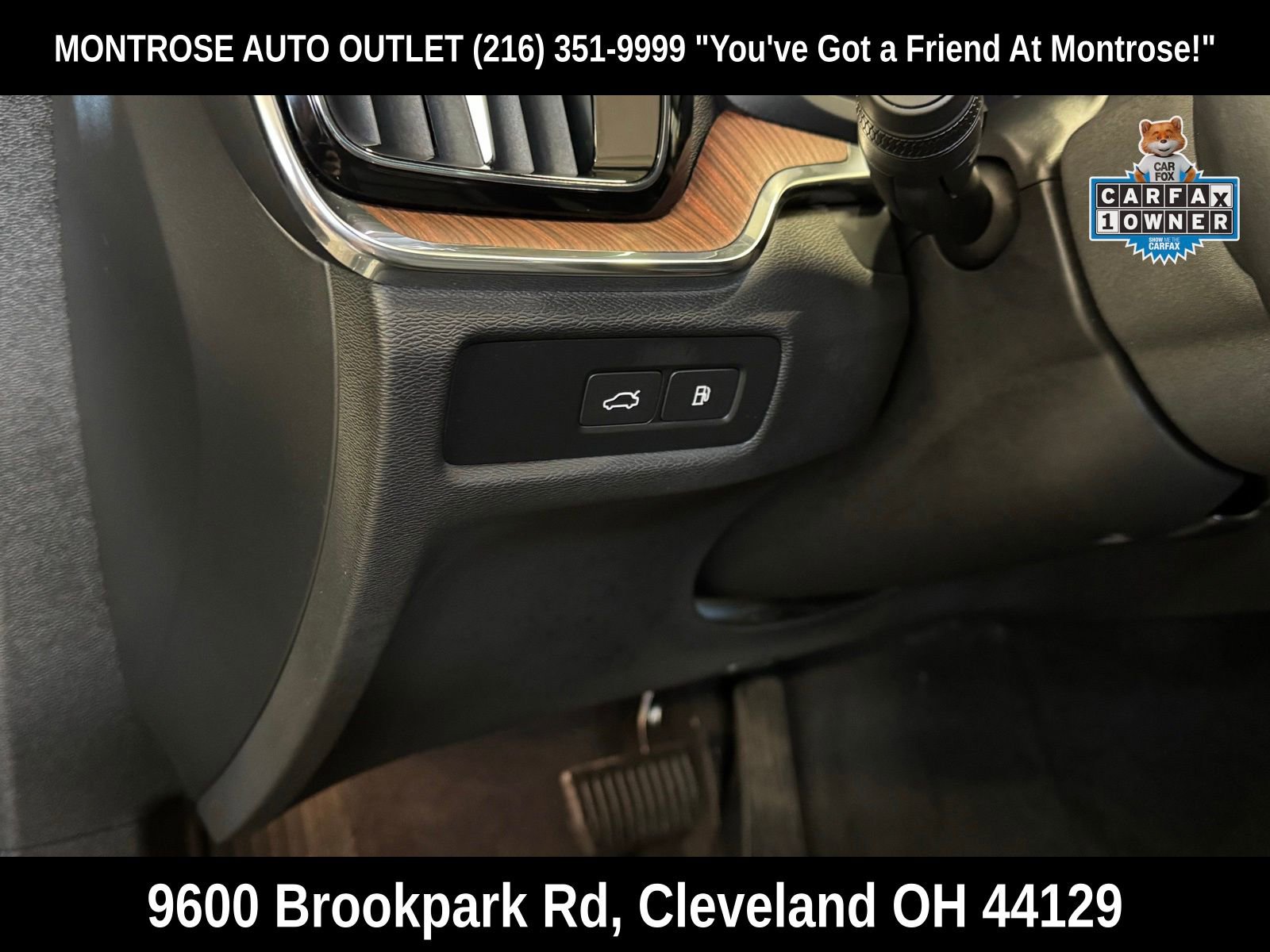 Used 2023 Volvo S60 T8 Plus w/ Climate Package image 17