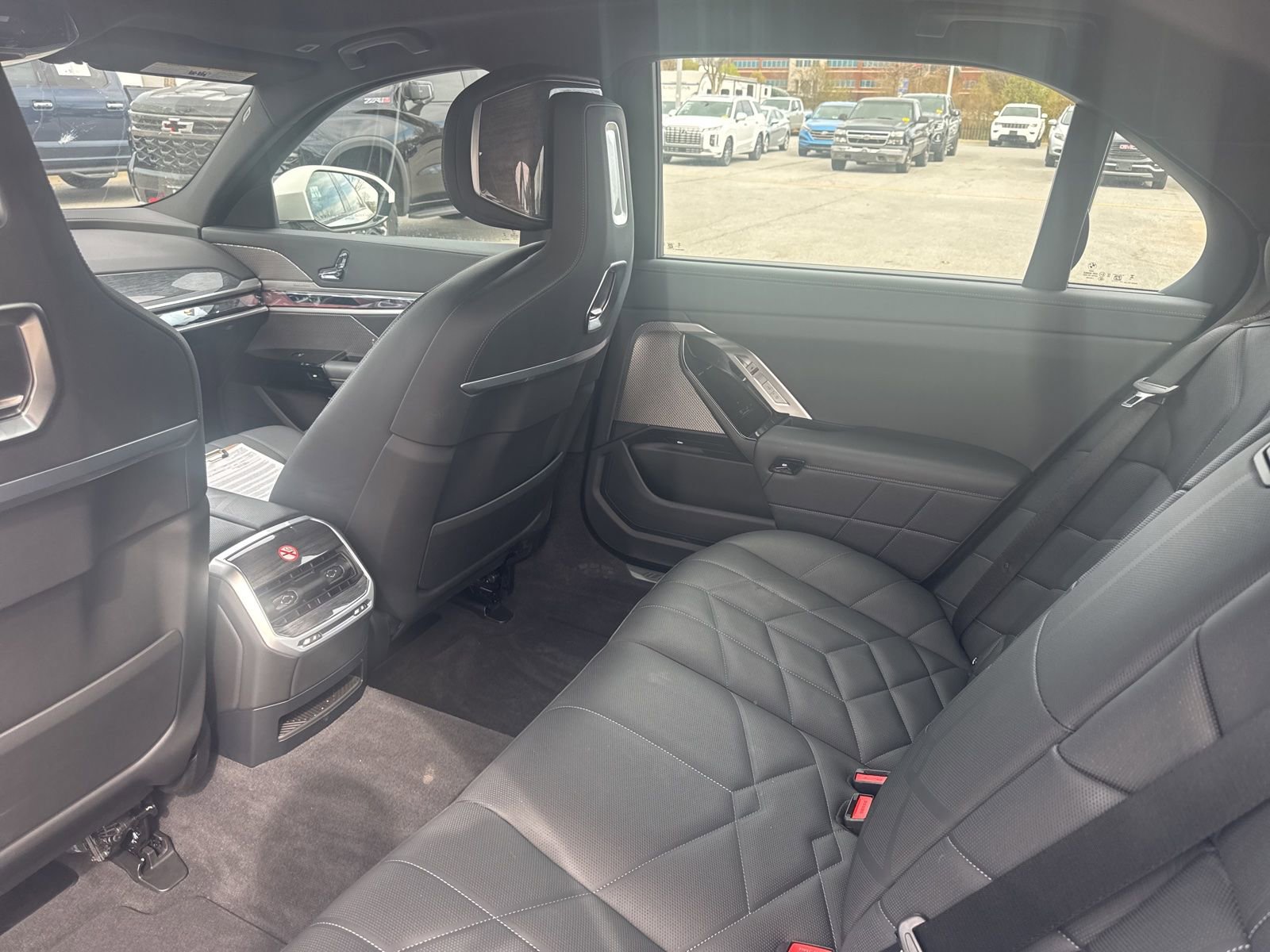 Used 2025 BMW 740i xDrive image 13