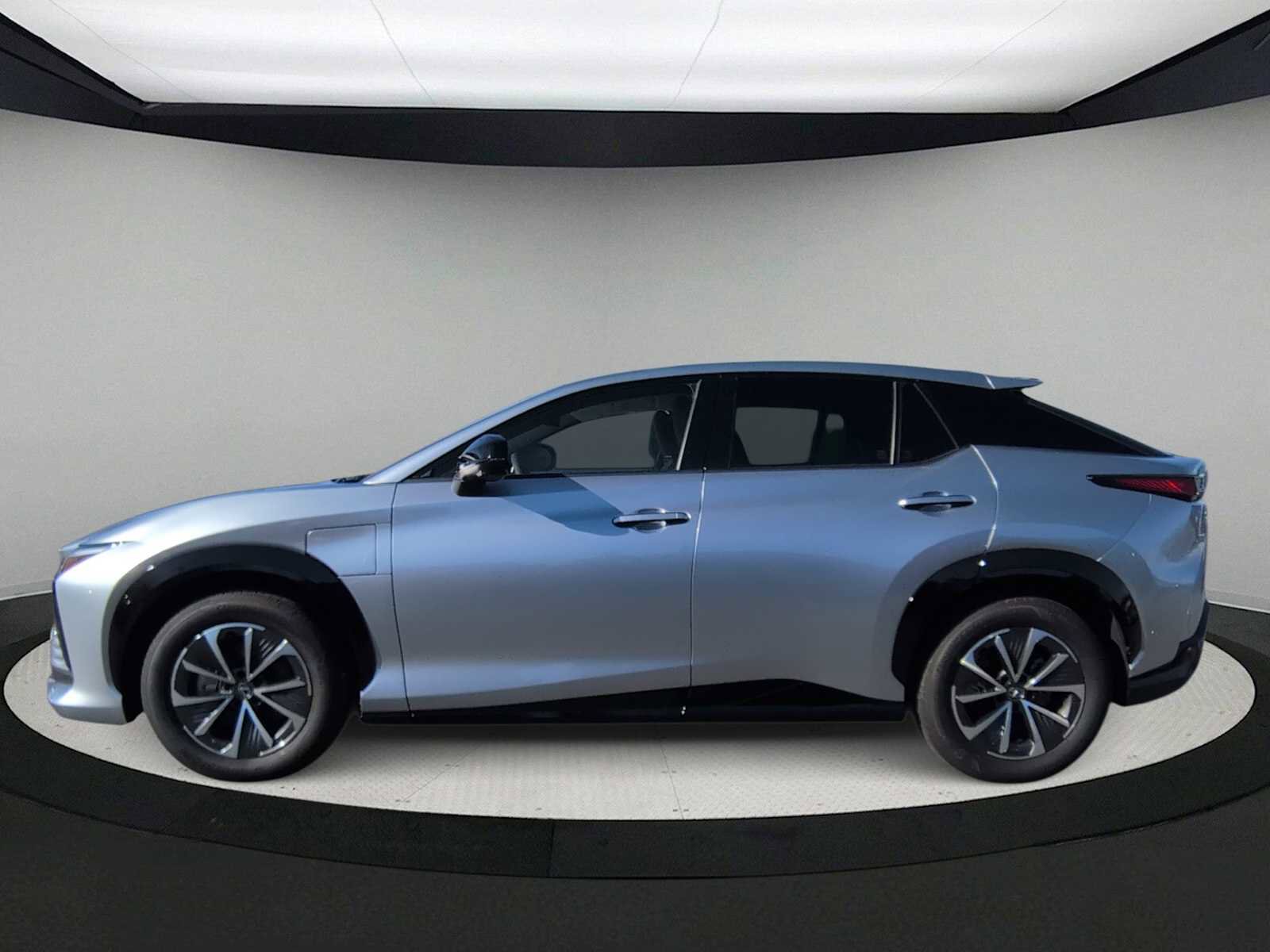 Used 2024 Lexus RZ 450e Premium image 5