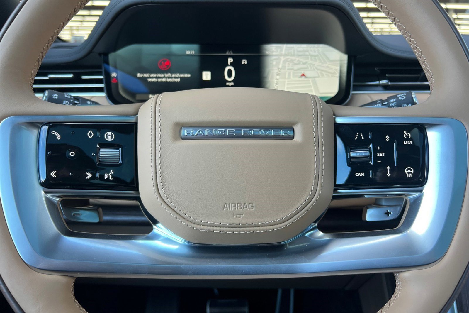 New 2026 Land Rover Range Rover Long Wheelbase SE image 17