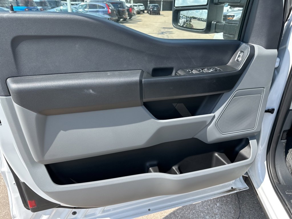 Used 2024 Ford F550 4x4 SuperCab Super Duty image 18