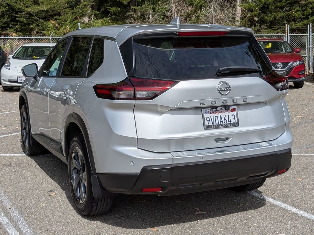 Used 2025 Nissan Rogue SV image 7