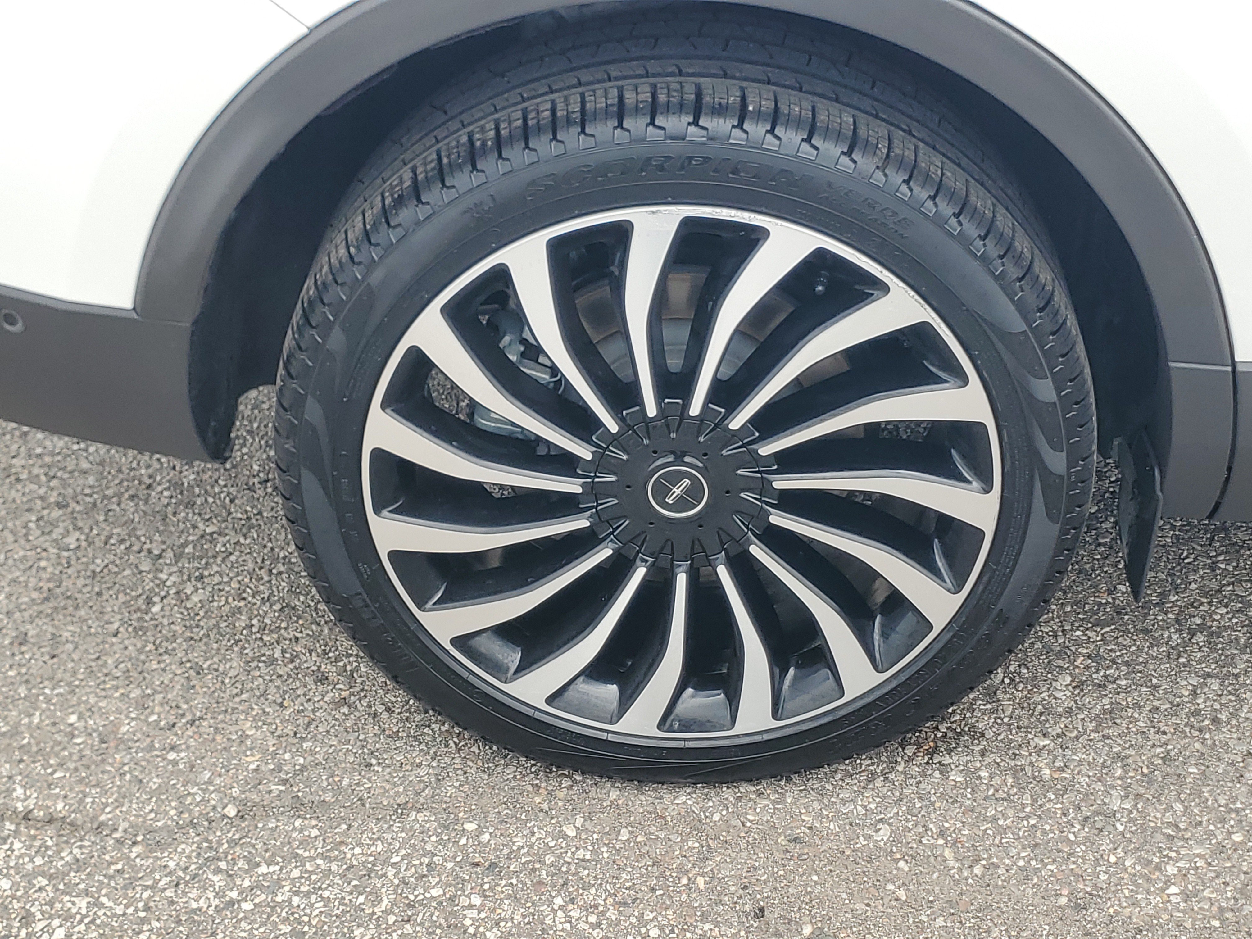 Certified 2023 Lincoln Nautilus Black Label AWD/4WD image 7