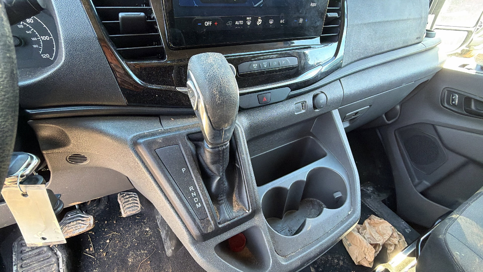 Used 2024 Ford Transit 350 XLT image 27