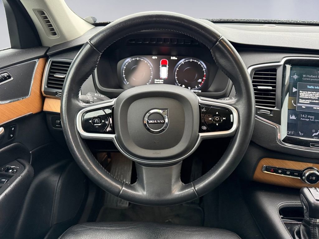 Used 2022 Volvo XC90 T6 Momentum image 13