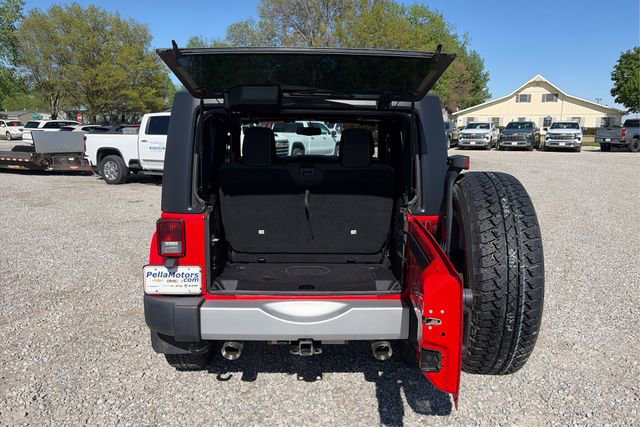 Used 2015 Jeep Wrangler Sahara w/ Connectivity Group AWD/4WD image 12