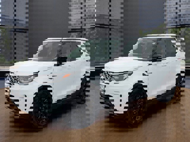 Used 2024 Land Rover Discovery S image 9