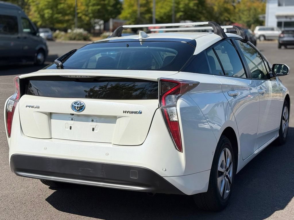Used 2017 Toyota Prius Two w/ Prius Two Safety Plus Package FWD image 5