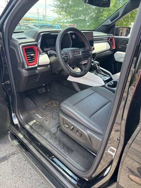 Used 2024 GMC Canyon AT4X AWD/4WD image 12
