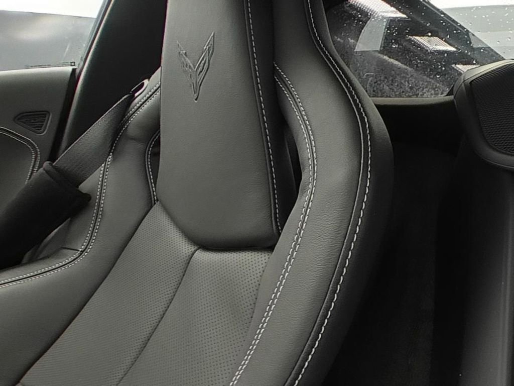 Used 2026 Chevrolet Corvette Stingray Coupe w/ 1LT RWD image 9