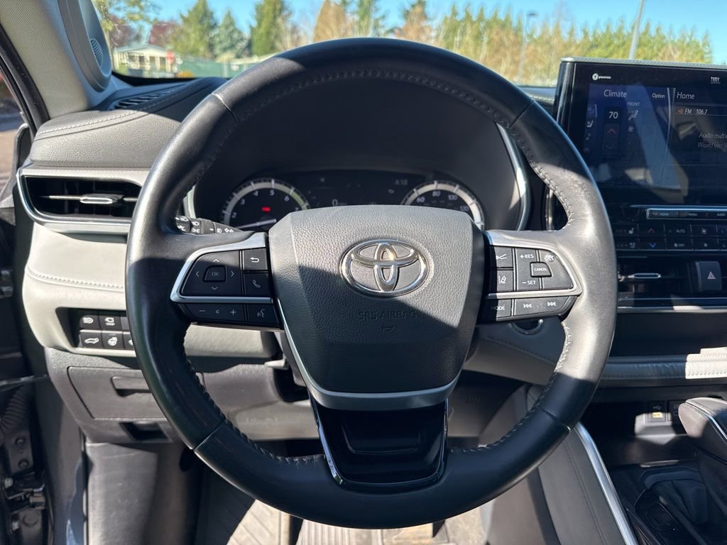 Used 2022 Toyota Highlander Platinum image 10