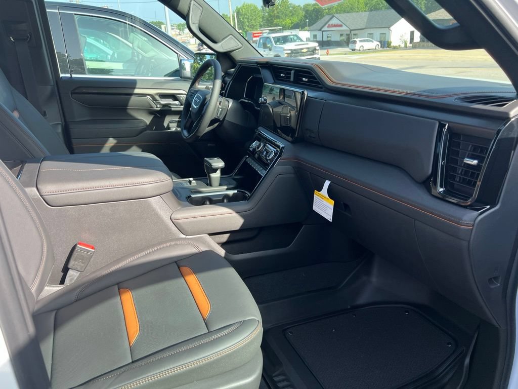 New 2026 GMC Sierra 1500 AT4 w/ Technology Package AWD/4WD image 8