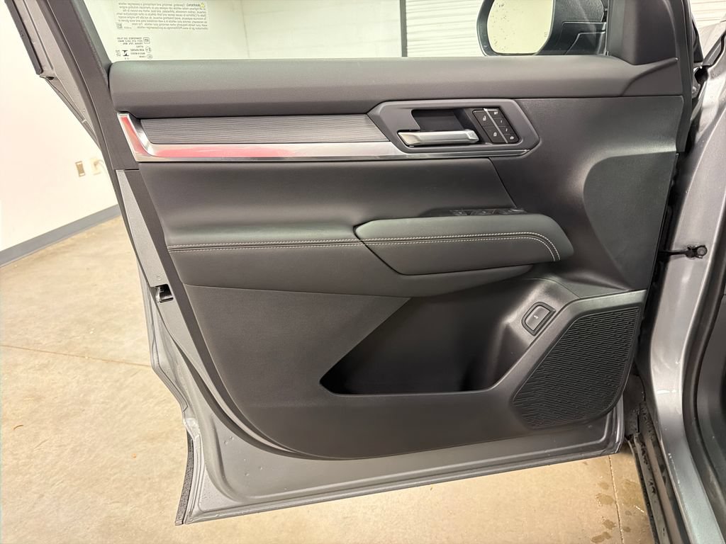 New 2027 GMC Terrain Elevation w/ Elevation Premium Package FWD image 17