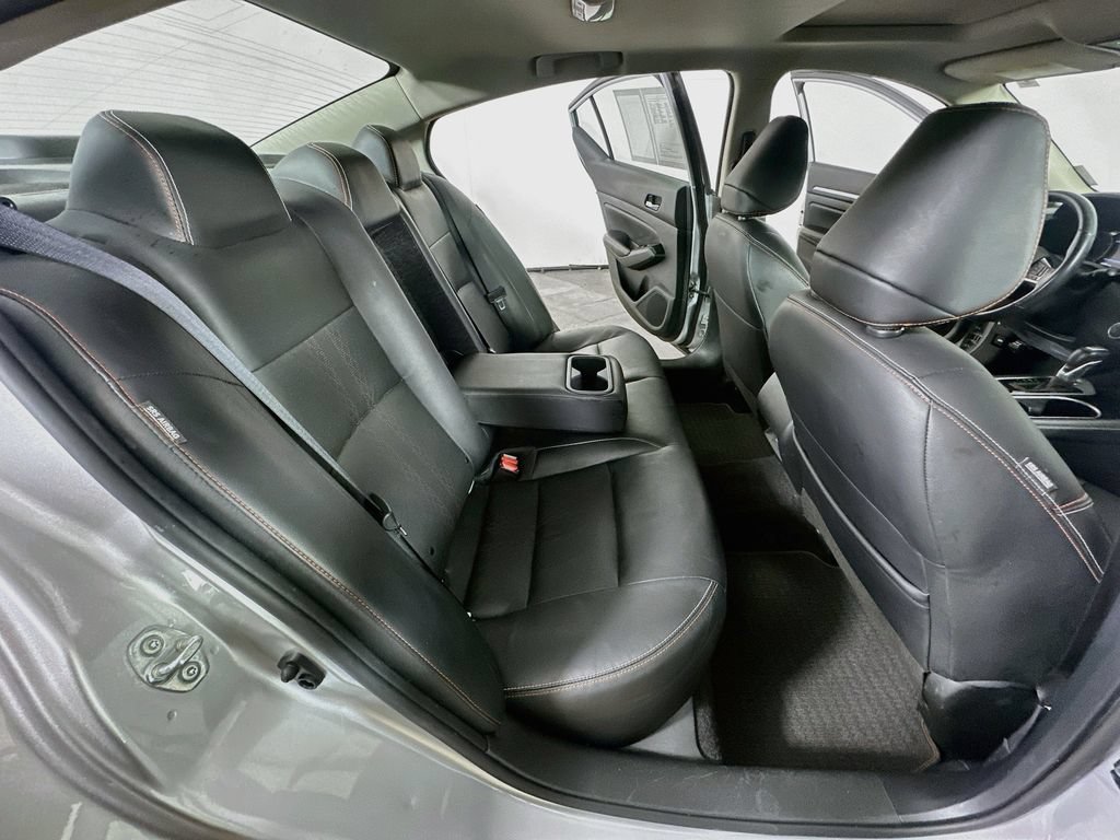 Used 2024 Nissan Altima 2.5 SR w/ SR Premium Package FWD image 12