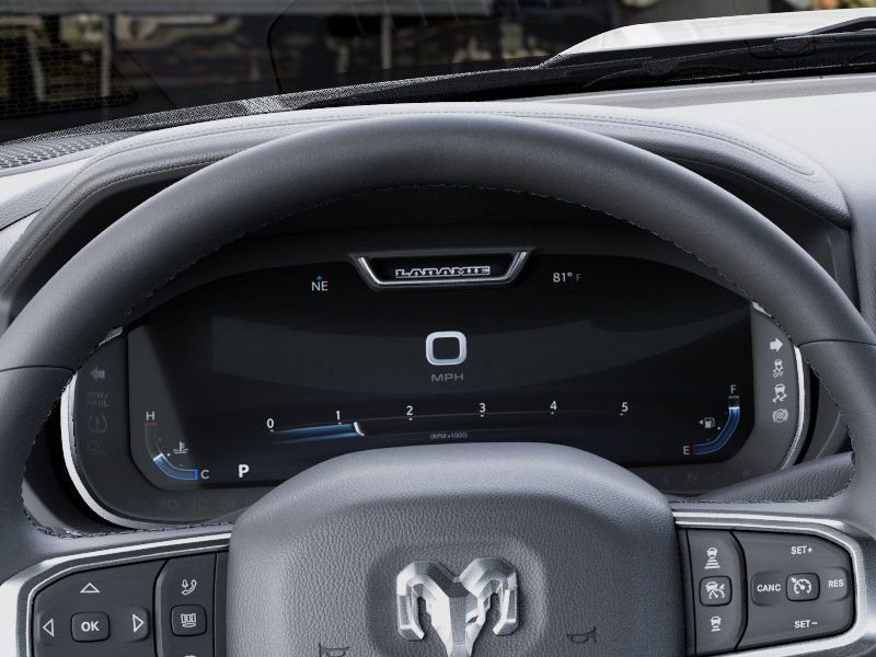 New 2026 RAM 2500 Laramie AWD/4WD image 17