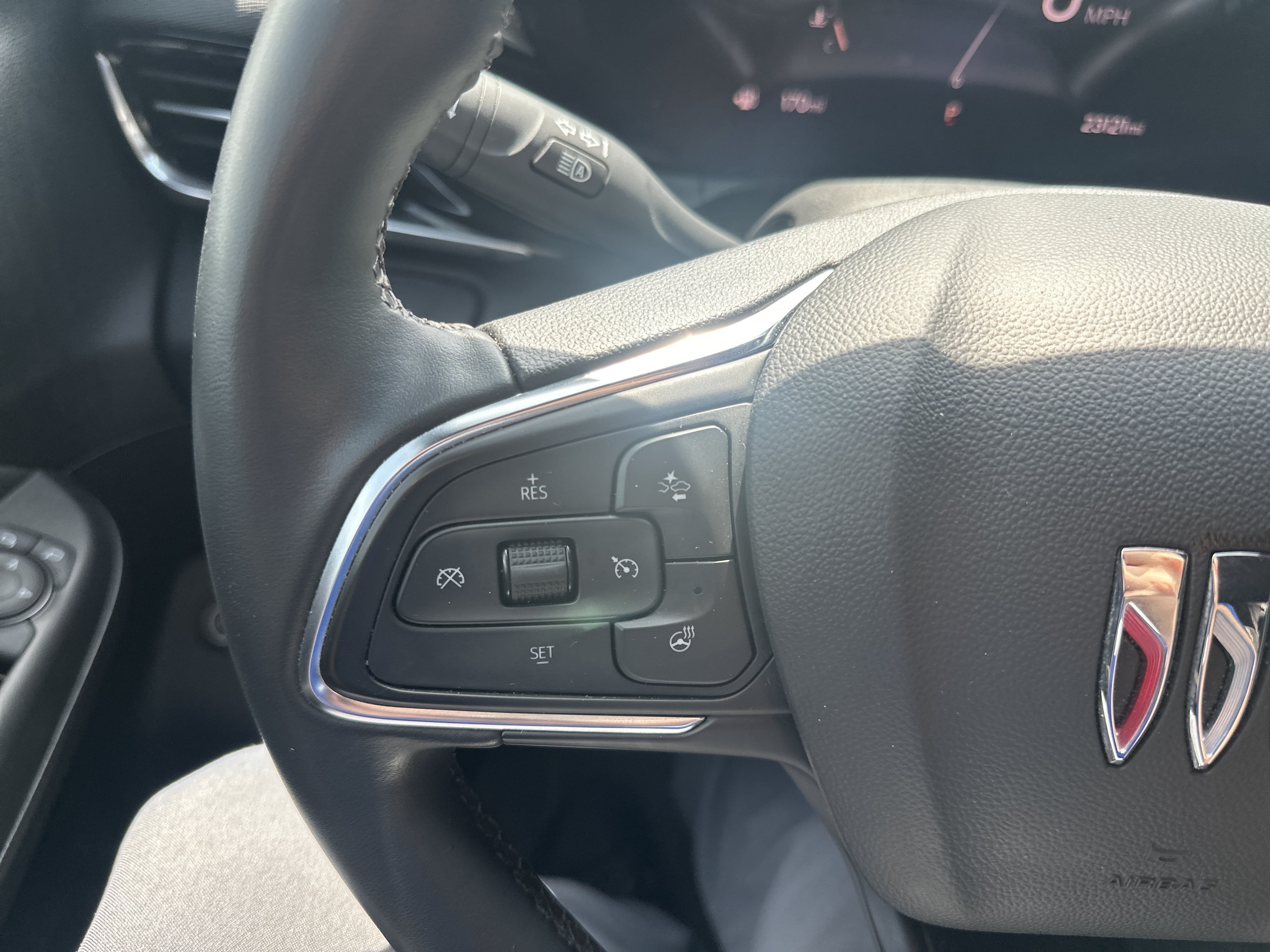 Used 2024 Buick Envista Sport Touring w/ Convenience I Package FWD image 21