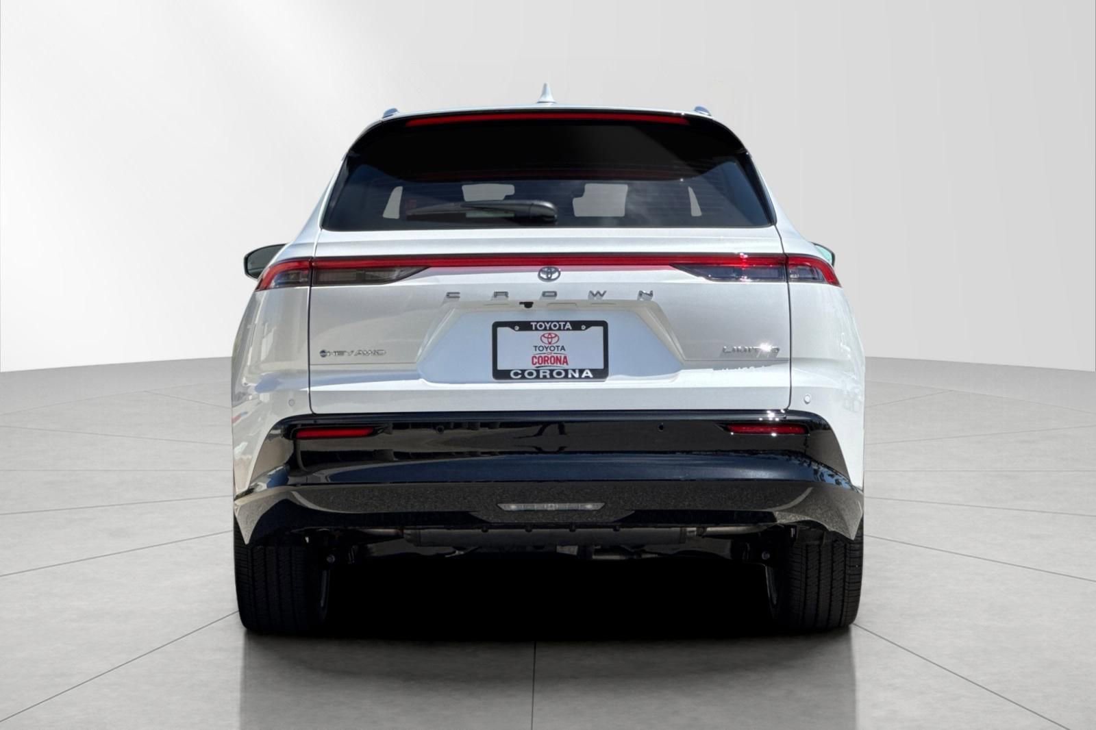 New 2026 Toyota Crown Signia AWD/4WD image 4