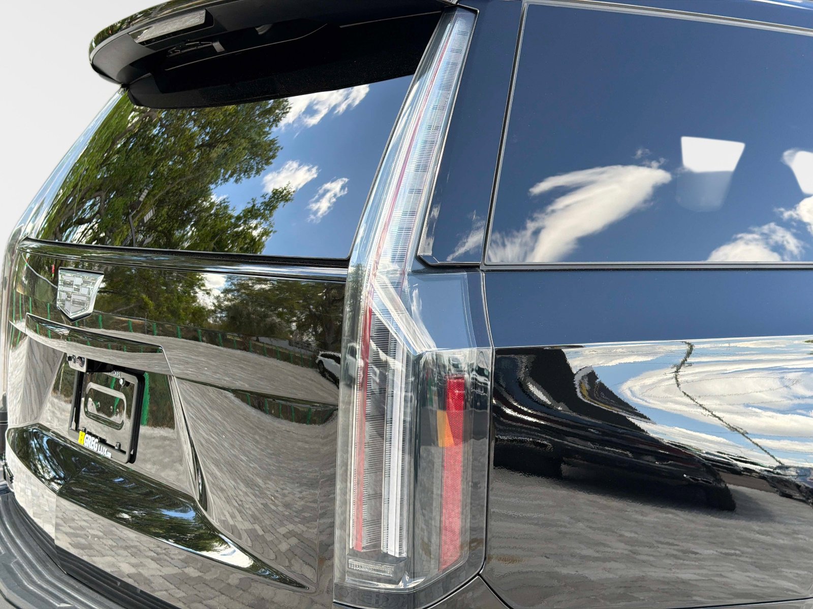 Used 2026 Cadillac Escalade ESV Platinum Sport w/ LPO, ONYX Package image 15