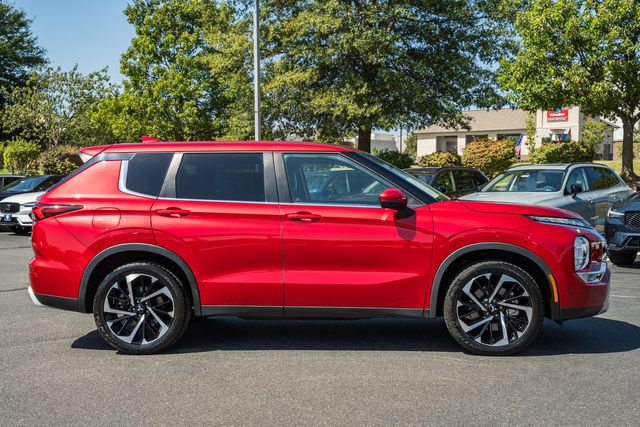 Used 2022 Mitsubishi Outlander SE AWD/4WD image 4