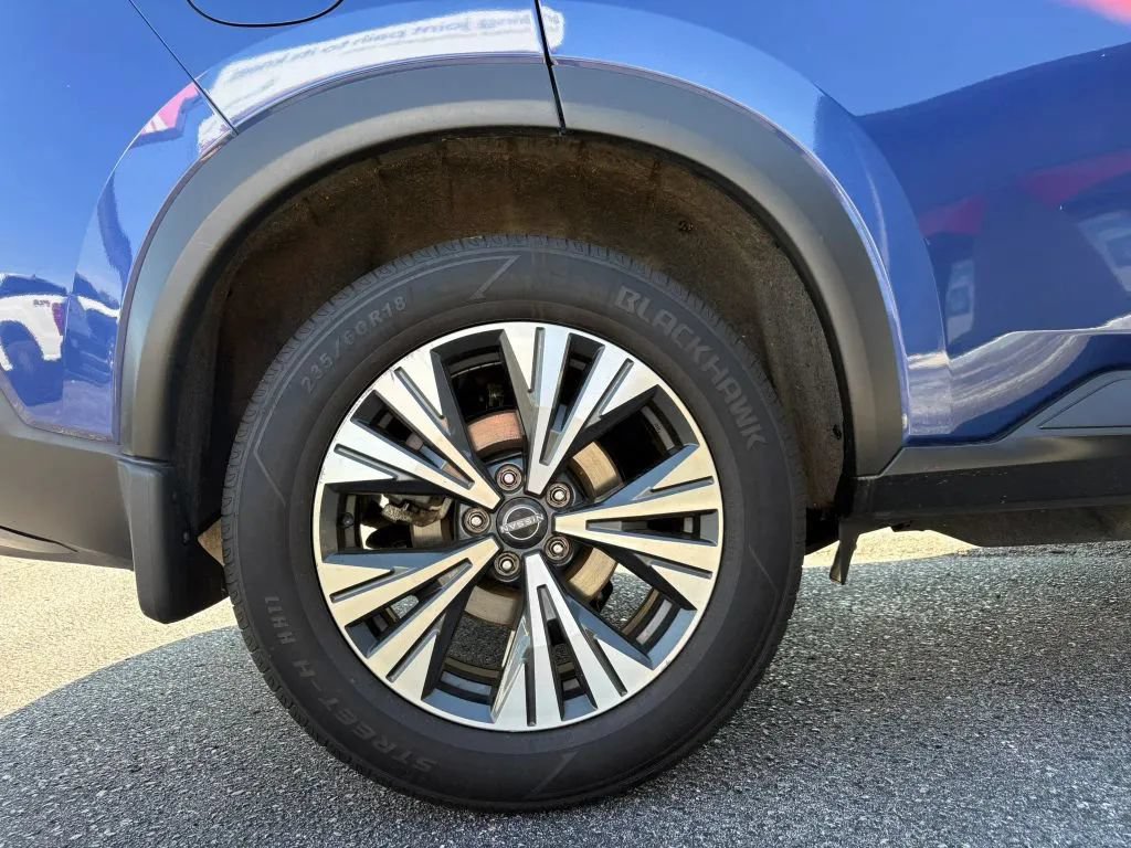 Used 2023 Nissan Rogue SV AWD/4WD image 23
